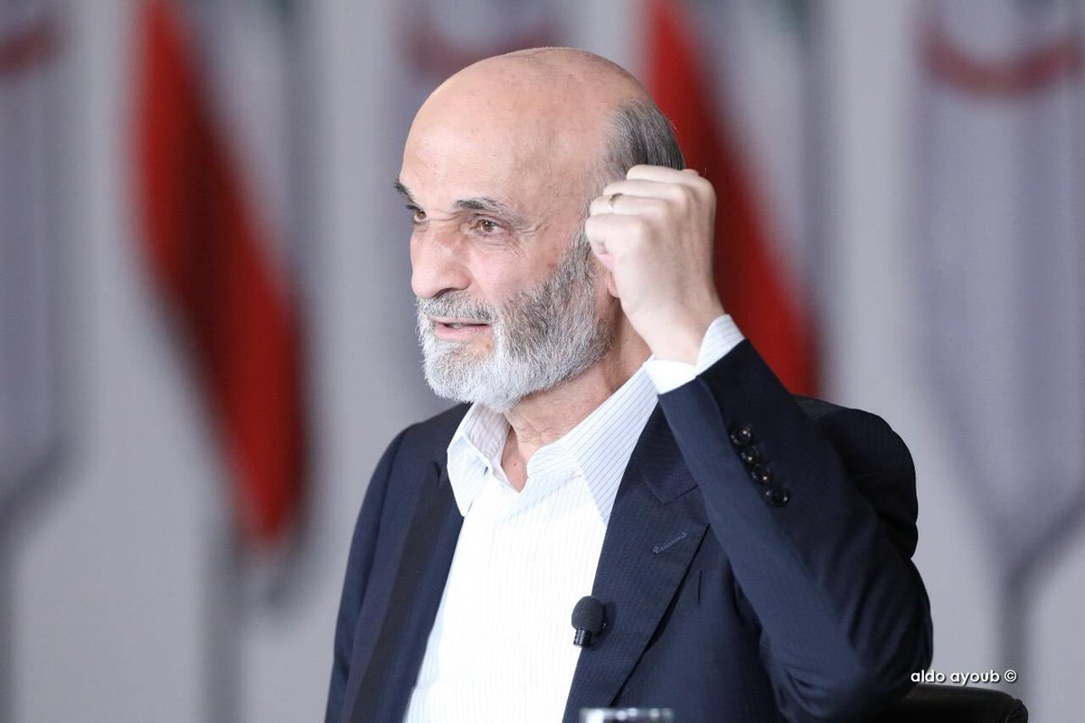 الدولار ب ٣٦٠٠٠ ليرة يا بطل وبعدو عم ينزل.. منحبّك يا قبضاي، يا رجّال، يا وحش المواقف الفولاذية، يا أسد العملة الوطنية، يا أذكى وأفهم وأعمق وأوعى قائد بالجمهورية