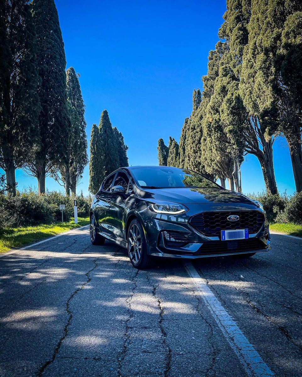 FordSpain's tweet photo. Ojo que a nuestro nuevo #FordFiesta #STLineX #Hybrid el gris magnetic cromado no le sienta nada mal, ¿verdad?, ¿Cómo lo veis? 😉 https://t.co/R2qTjyeFZh
#Ford #AcercandoElMañana #GoElectric https://t.co/dpEbl7rQA7