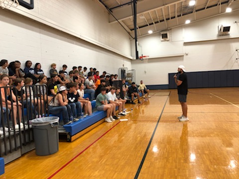 OCathletics1819's tweet photo. 𝓐𝓵𝓾𝓶𝓷𝓲 𝓢𝓹𝓸𝓽𝓵𝓲𝓰𝓱𝓽 🔦
𝗦𝗮𝗺 𝗕𝗲𝗿𝗻𝗮𝗹 joins us at FCA! 

Big THANKS to @theSamBernal, former 🏀 Panther, for using his talents to continue to build God's kingdom. Thank you for dedicating your time investing in our students! #OCYouKnow #OCFamily https://t.co/eKrF1Z0h9r
