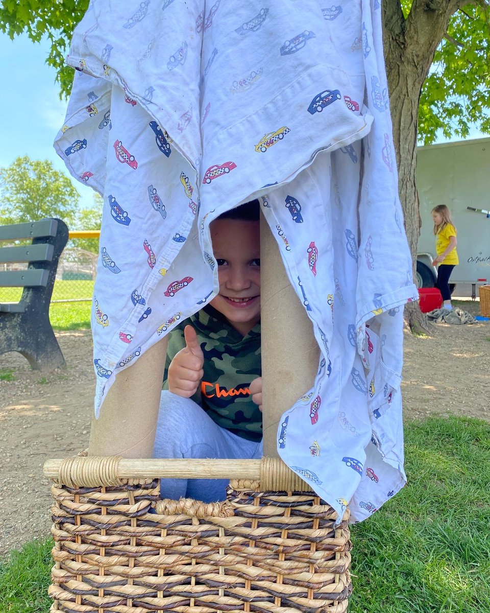 WantaghSTEAM's tweet photo. K, 1 and 2nd gr engineers enjoyed open play in our Imagination Station trailer outside. They were creative with materials, thought critically about how to use them and had a great time doing it! @WantaghSchools @wantaghel #stem #steam #elementarystem #elementarysteam #imagination https://t.co/czoWT8SsOU