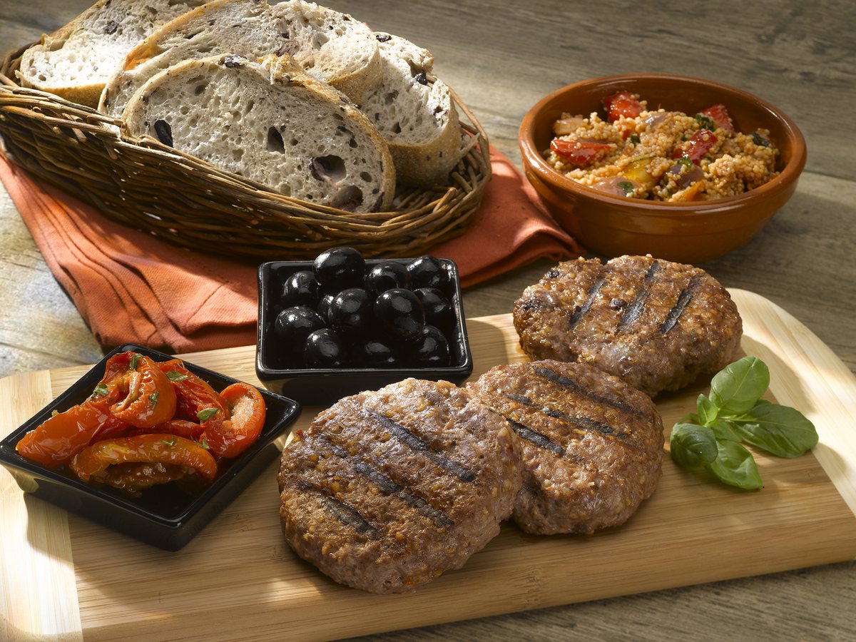 Have you ordered your #LucasBurgerMixes ready for the Jubilee holiday? Here's a chance to introduce some fabulous new flavours, as well as selling those traditional favourites. Lucas has everything you need, so get your order in today!
lucas-ingredients.co.uk/product-catego…

#BurgerMixes