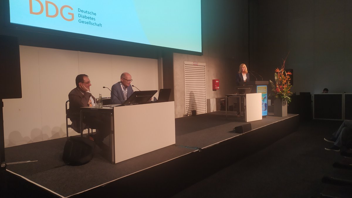 DDG_Tweets's tweet photo. "Gaspedal statt Bremse" - das forderten Expert*innen heute auf dem #DK2022 und diskutierten verschiedene Vorschläge für die aktuelle #Bundesregierung. „Hätte die Nationale Diabetes-Strategie mehr Tempo gehabt, hätte man viel Leid verhindert.“ Endlich klare Maßnahmen! https://t.co/ixzR2C3ur6