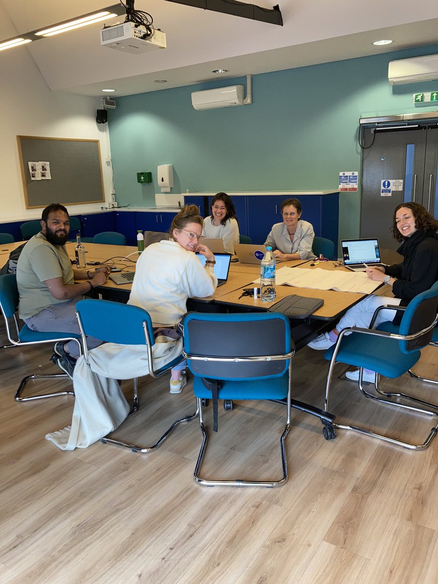 bdnil's tweet image. Last day of #springschool2022 @The_Waterfront the participants are working on the wellbeing resource they have to present this afternoon, this evening we have a closing feast in the GRAFT garden @Guislainmuseum @zoewaterfront