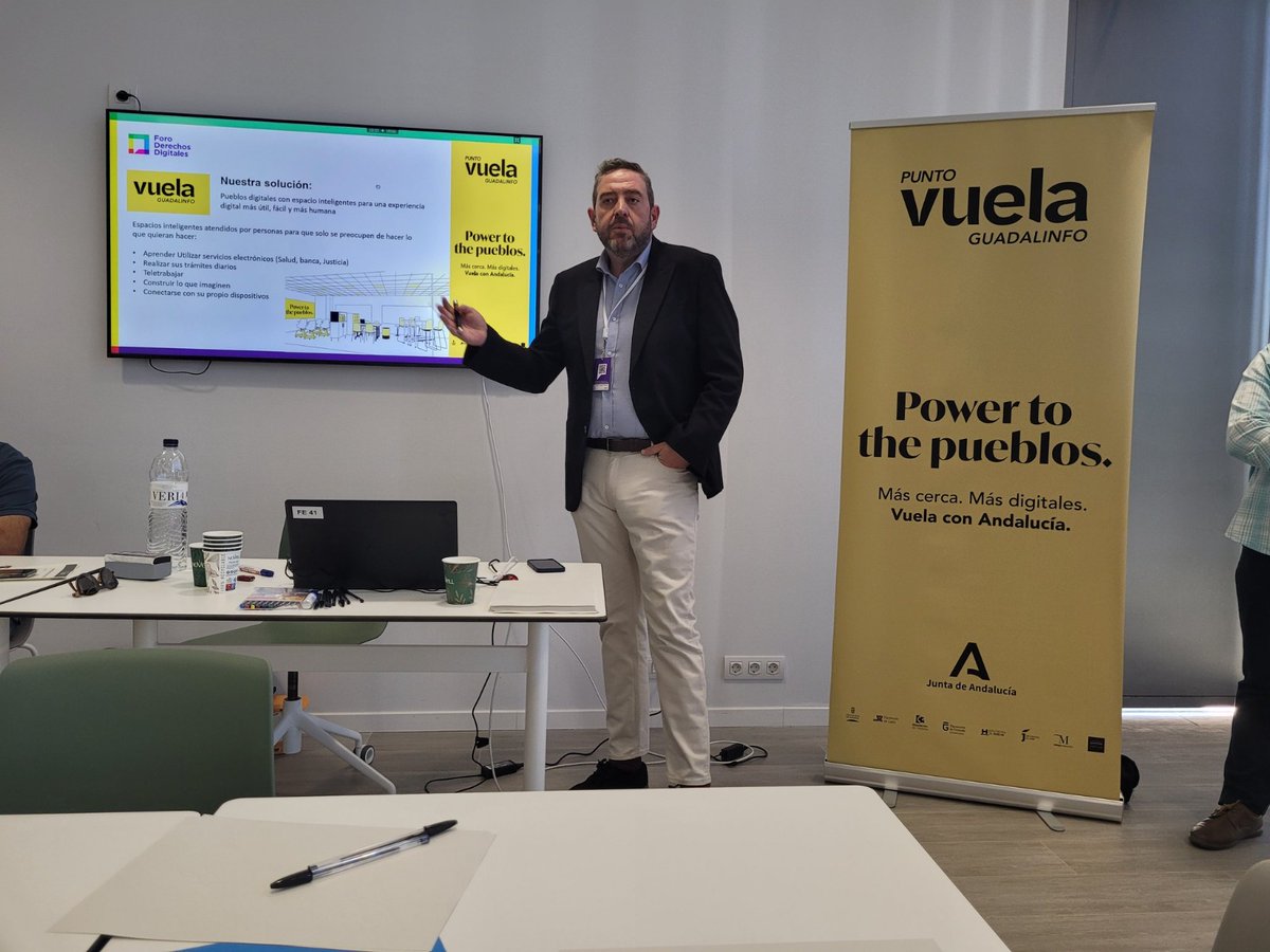 RedGuadalinfo: Los #pueblosdigitales andaluces comparten las claves de #retodemográfico y #digitalización en el #foroderechosdigitales: intervienen <a href="/juanluiscruz_/">Juan Luis Cruz</a> @consorciofr y los agentes #VuelaGuadalinfo al frente de @CGPilas y  <a href="/CGSantiponce/">Punto Vuela Santiponce</a>