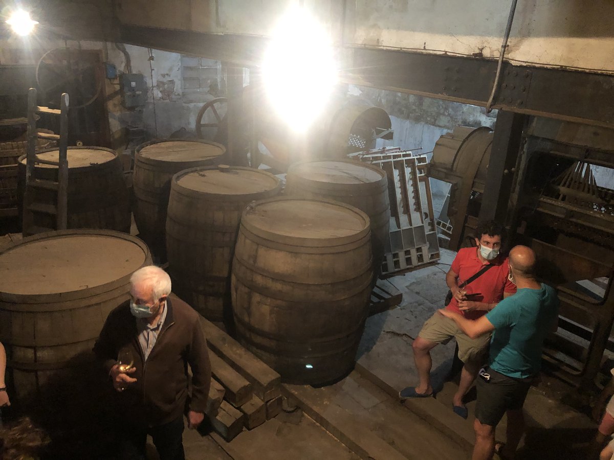 ajsantpedor's tweet photo. 🍷Heu vist mai el Sindicat per dins? Sabíeu que vas er el primer Celler Cooperatiu del Bages a posar-se en marxa? @bagesturisme 

👉Aquest dissabte i diumenge, descoberta històrica i tast de vins en el marc de la @firaviba @elterrer1834 

ÚLTIMES PLACES! https://t.co/Klf9pADjuc https://t.co/dZT0VPQMLL