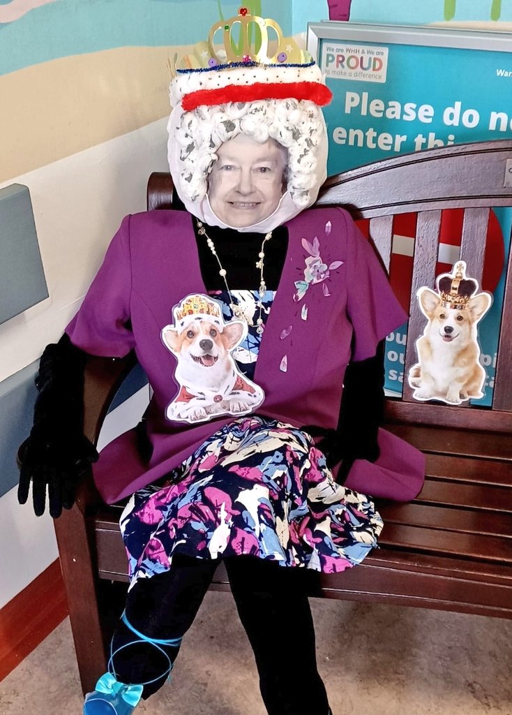 WHHPaediatrics's tweet photo. 💎👑Celebrating the Platinum Jubilee with a very special visitor, join us outside the Children's Ward and have your very own photo with her Majesty the Queen 💎👑
#PlatinumJubilee #Jubilee #TheQueen #HerMajesty #HM70 #happyplatinumjubilee #selfiewiththequeen #paediatrics #photo https://t.co/8WODfKkHjg