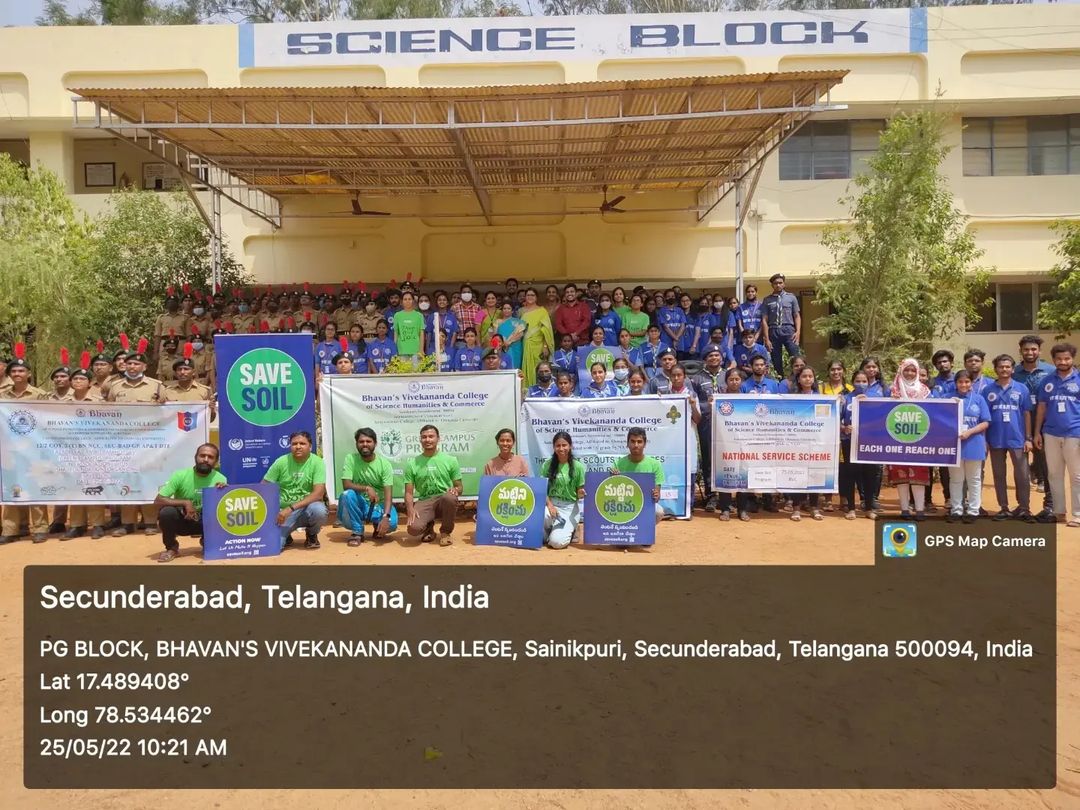 NssBhavans's tweet photo. Green Campus Program- Save Soil Event was organized in Bhavan's Vivekananda College. The event started by the opening speech on Soil Awareness by our Lecturer Mallika Ma'am followed by our respectful Principal Mr. Ashok sir.
#SaveSoil
@_NSSIndia
@ishafoundation
@SadhguruJV https://t.co/37RgNlffeE