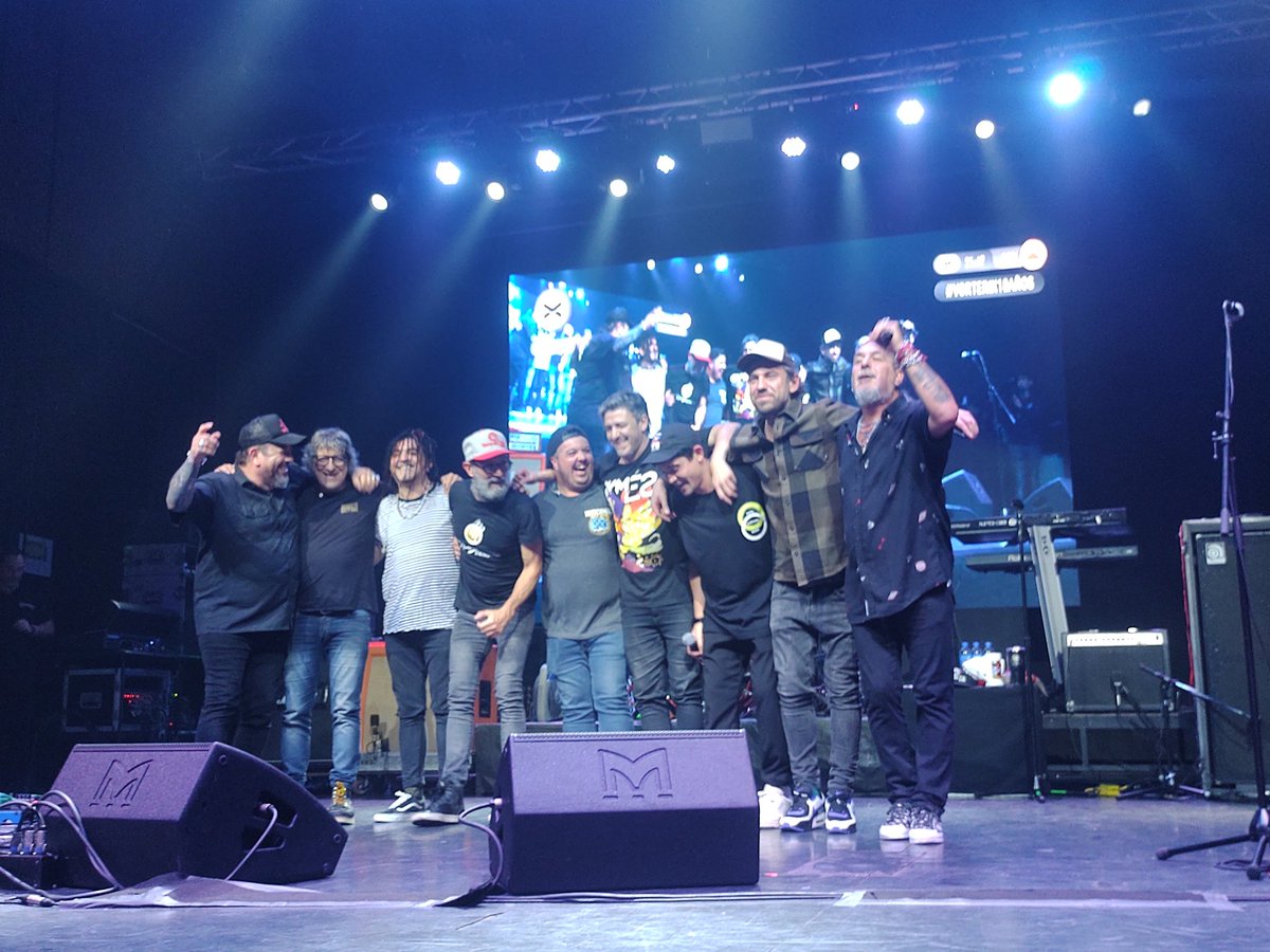 Gracias <a href="/Vorterix/">Vorterix</a> ! Feliz de haber sido parte de esta fiesta que tuvo todo! El gran <a href="/danyjimenezreal/">Dany Jimenez</a> con <a href="/freeanguila/">ҒЯΞΞ ΔΠGႮⅰɭΔ</a> y los divertidísimos <a href="/KAPANGASOK/">KAPANGA</a> Graciasss y felices #Vorterix10Años