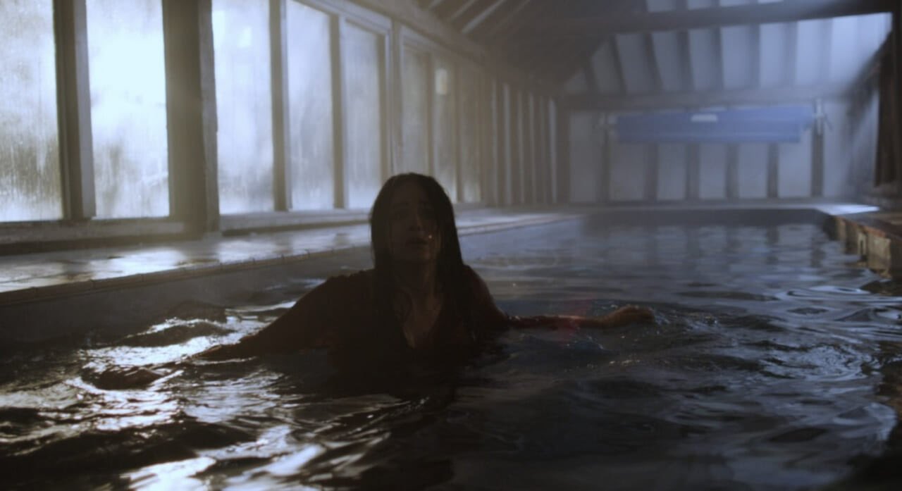 ホラー映画取締役 Winnie The Pooh Blood And Honey くまのプーさん 血とハチミツ シーン写真追加 大きな屋敷が舞台の模様 邪悪なピグレットも出演するようで楽しみです T Co Rd5gowjti9 Twitter