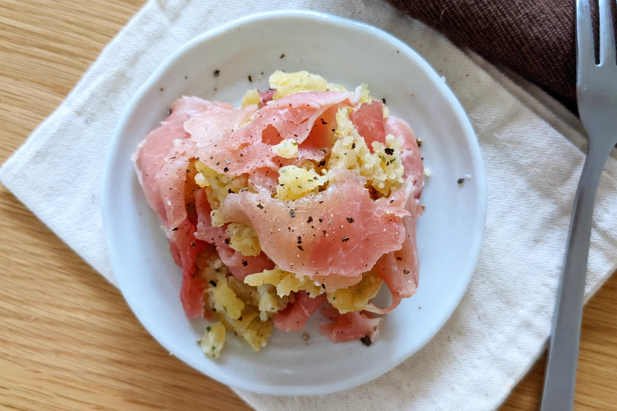 じゃがりこを使ったおつまみ！生ハムじゃがりこマッシュポテト。