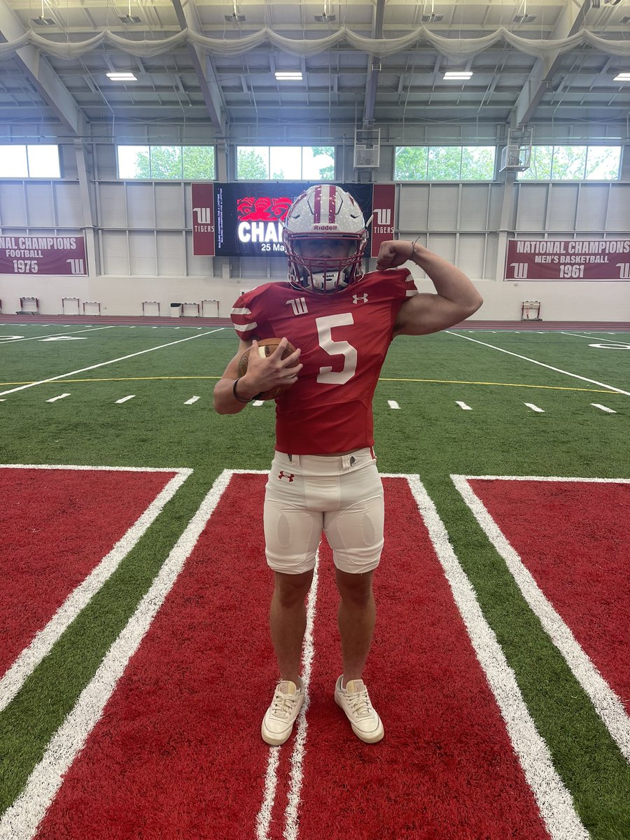 Blessed to receive an offer from Wittenberg University <a href="/WittFootball/">Wittenberg Football</a> <a href="/JimCollins_FB/">Jim Collins</a> <a href="/CoachMarquis/">Dave Marquis</a>