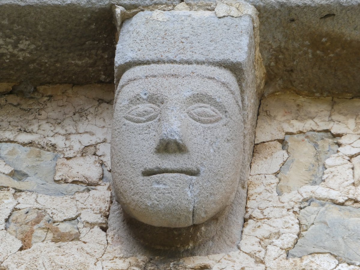 AlavaMedieval's tweet photo. Canecillos de la iglesia de San Nicolas de Bari en #Zestafe https://t.co/eyQ2vl1gLq