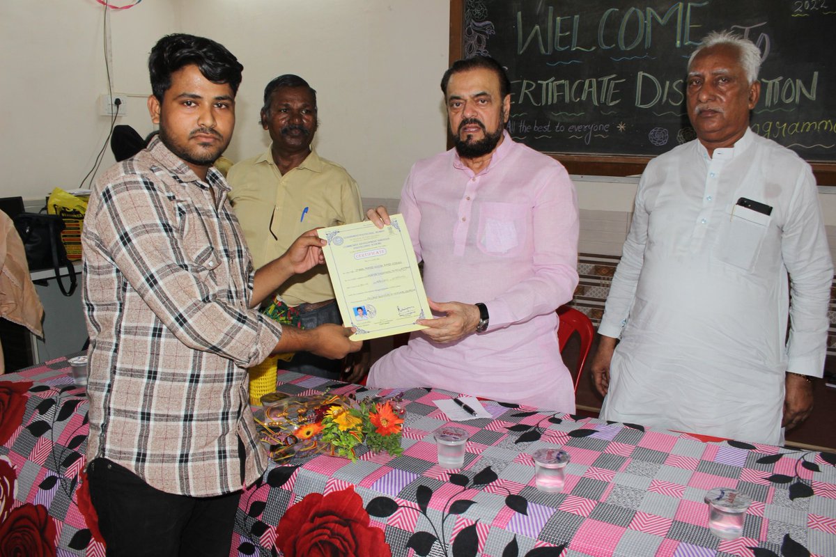 niyaztrust's tweet photo. Chairman MLA Abu Asim Azmi and Mr. Momin Mujib Ali, HOD -  MCGM Schools of Fazlani Aishabai Trust at Niyaz Medical Centre in Mankhurd Shivaji Nagar, Govandi... (2/2) https://t.co/sP8uRpX5dk