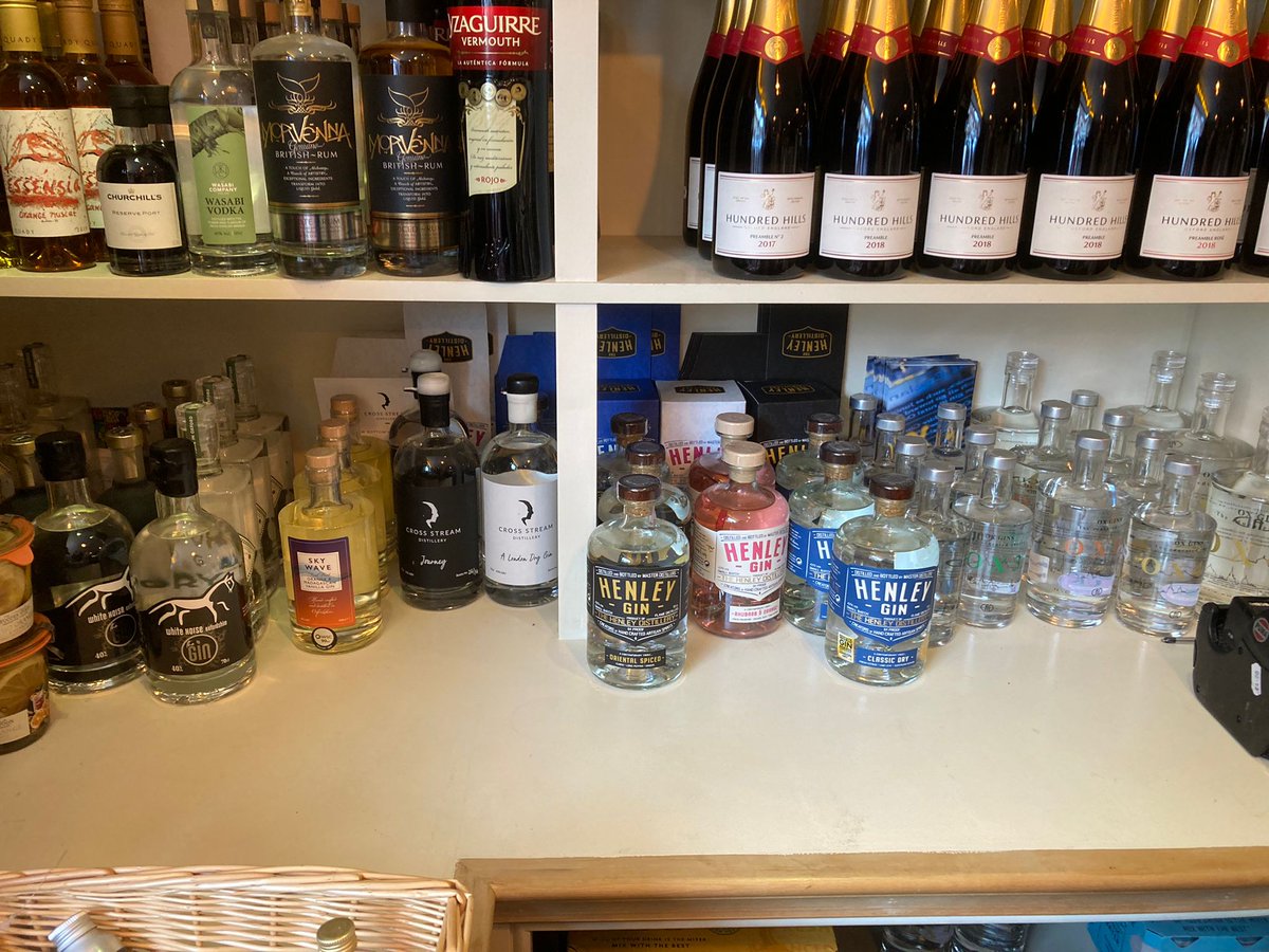 SkyWaveGin's tweet photo. We are thrilled to now be stocked in the superb @granarydeli in #Watlington We are clearly in great company so if you are looking for a truly wonderful range of Oxfordshire gins, pop in! #worldsbest #gin #artisan #skywavegin #Oxfordshire https://t.co/i5fVdgHadM