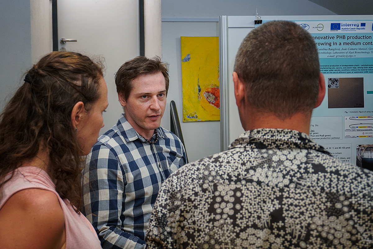 AlgatechTrebon's tweet image. #ALGATECH Centre POSTER SESSION 22 of algatech´s postdocs and students is running right now. 22 posters, all about #microalgae research. It represents the best of the algologist community all over the world working in the Institute of Microbiology-Algatech Centre, CAS, Třeboň🇨🇿