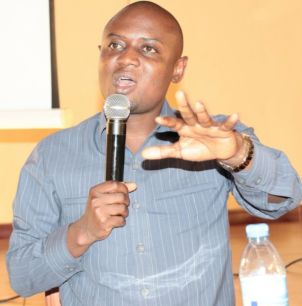 ExMayorUbungo's tweet photo. "UVCCM Watulieee kabisa,ninakombora moja nikiachia hapo Arusha,Mtaenda Kuchoma moto ofisi za Viongozi wenu wa UVCCM" Gambo

Miye Bhanaa nafsi imenisuta, nimeona nikae Upande wa Gambo tuh

Kihongosi Makeke yote yale ya wakati ule anakimbiza Mwenge, angekuwa ajaiba asingekuwa Kimya https://t.co/GaoPtKcrib
