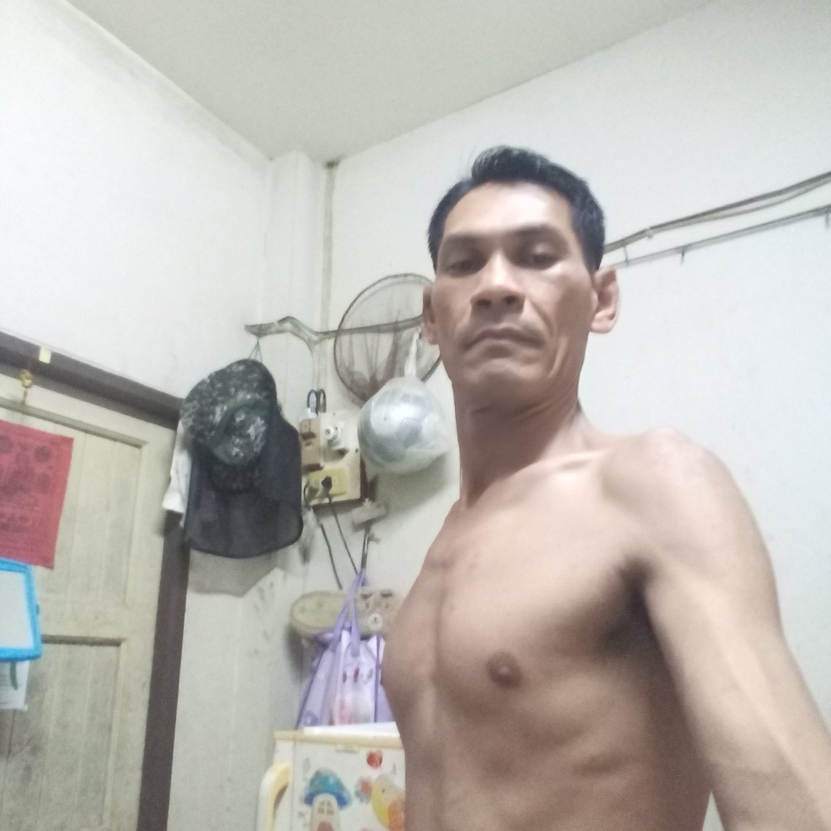 สถานะโสด เป็นผู้ชายเงี่ยนบ่อยจึงอยู่ด้านมืดตลอด tweet media