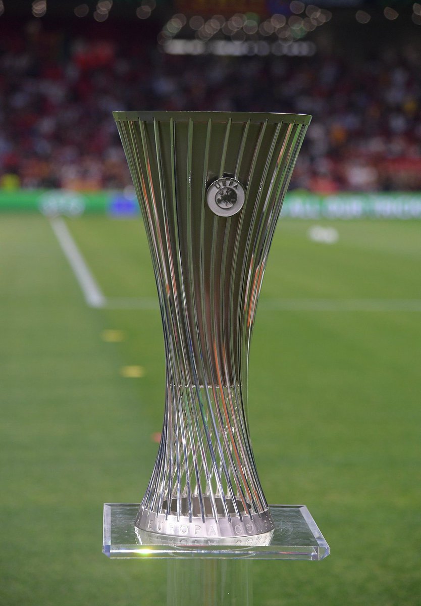 OfficialASRoma's tweet photo. Siamo tornati a Roma! E vogliamo festeggiare nella nostra città con tutti voi. 

Partiremo alle 16:30 con il pullman da via Terme di Caracalla e andremo insieme verso il Circo Massimo. 

Ci vediamo più tardi 🏆 https://t.co/ZBXILZOlPU