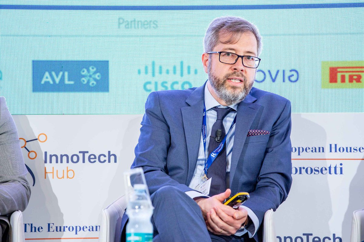 Ambrosetti_'s tweet image. Gianaurelio Cuniberti @tudresden_de 
Racconta un progetto di &quot;Digital olfaction&quot; che punta a digitalizzare il senso dell&apos;ofatto in robot guidati da #intelligenzaartificiale
#TechForum2022