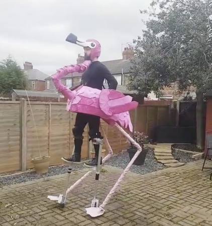 ChattyFeet's tweet photo. A cool #flamingo costume by @Alex_Bonnettt
https://t.co/bInE39QRsR https://t.co/fTYSIlLBfc