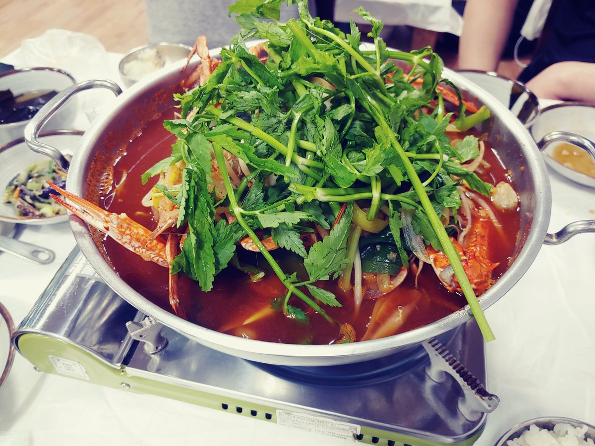 wonjusaneun's tweet photo. 오랜만에 술한잔 
아는 형들과 간장게장 정식먹고 2차로 꽃게탕으로 달리고 달리고 달려라~ㅎ https://t.co/cDRJSYVM9w