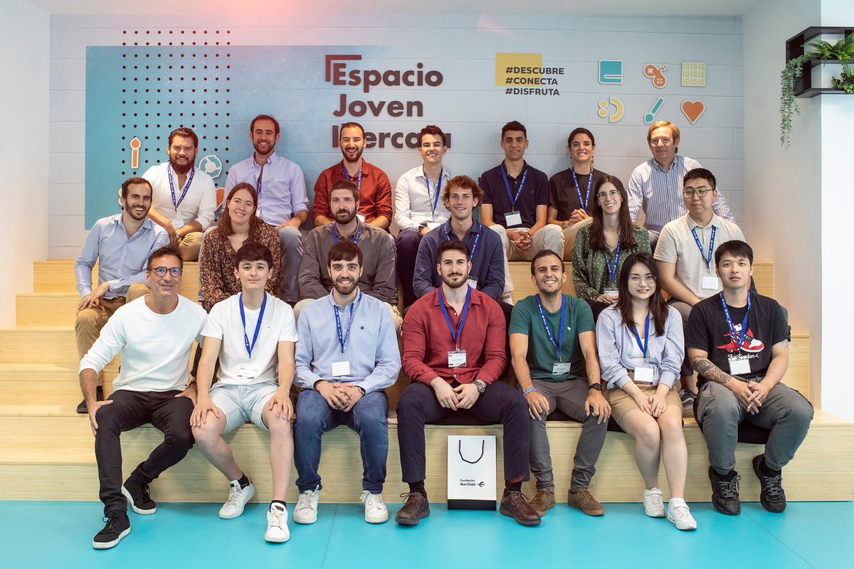 mobilitycity_'s tweet photo. #ThinkTank 💜 30 jóvenes < de 35 años, con un perfil diverso e internacional se reunieron en el Espacio Joven Ibercaja con la metodología de @imaginecc para buscar soluciones de futuro entorno a la movilidad sostenible 🚀
¡Os dejamos algunas imágenes!
#NewGenerationCongress https://t.co/mVR2BSPDvq