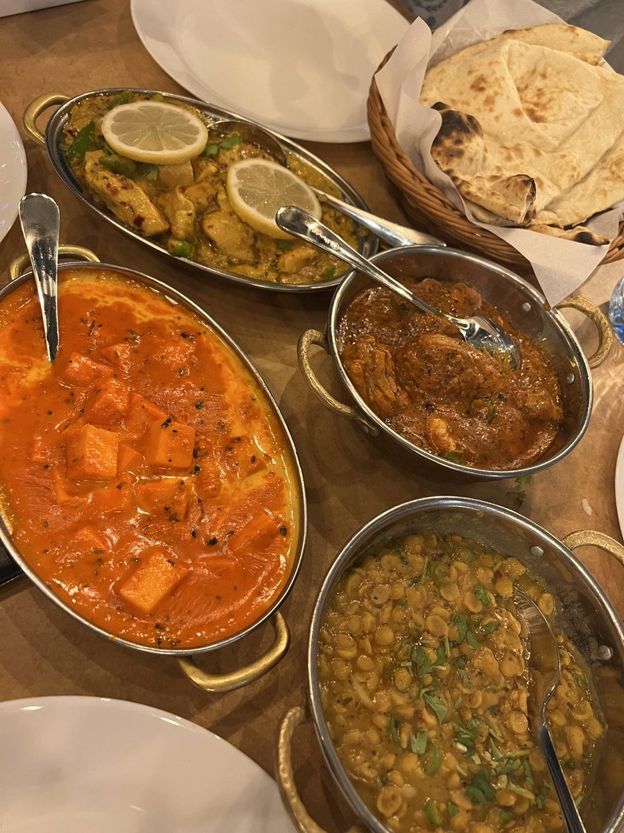ItselNft's tweet photo. I’m craving kunafah and butter paneer🤤 https://t.co/ik5c1iJfyB