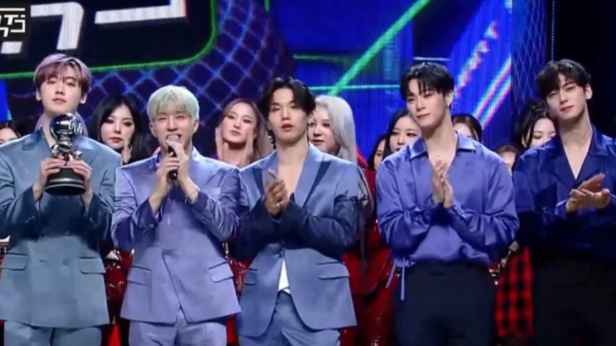 intokmj's tweet photo. #ASTRO’s first and second win on m countdown. 🏆
210415 220526
#ONE3rdWin #CandySugarPop3rdWin https://t.co/iDgDya3ZTD