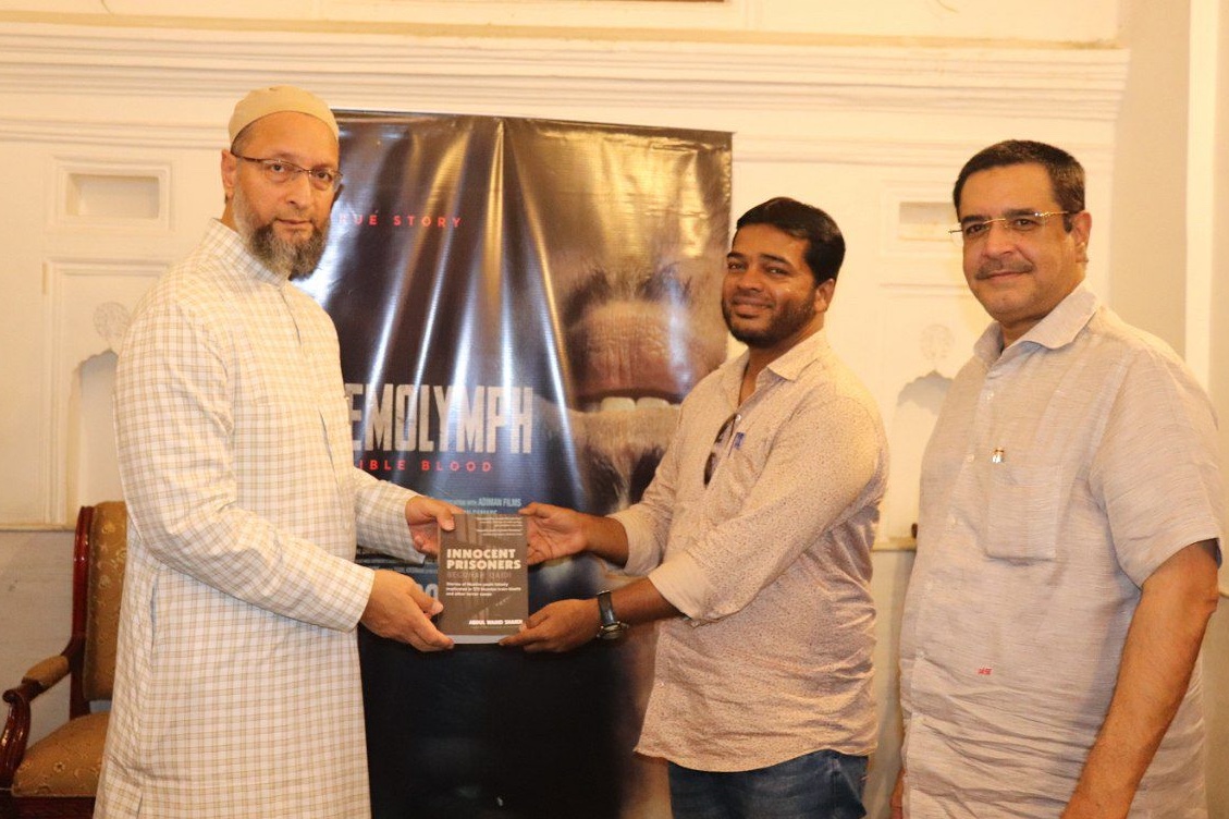 asadowaisi's tweet photo. Met Abdul Wahid Shaikh @BegunahQaidi. He was falsely accused of being involved in Mumbai train blast &amp; acquitted in 2015. 9 years of his life were taken away from him. @HaemolymphFilm is a movie based on his life experience, it releases tomorrow. Urge you all to watch it 1/2 https://t.co/kGHnuct9n7