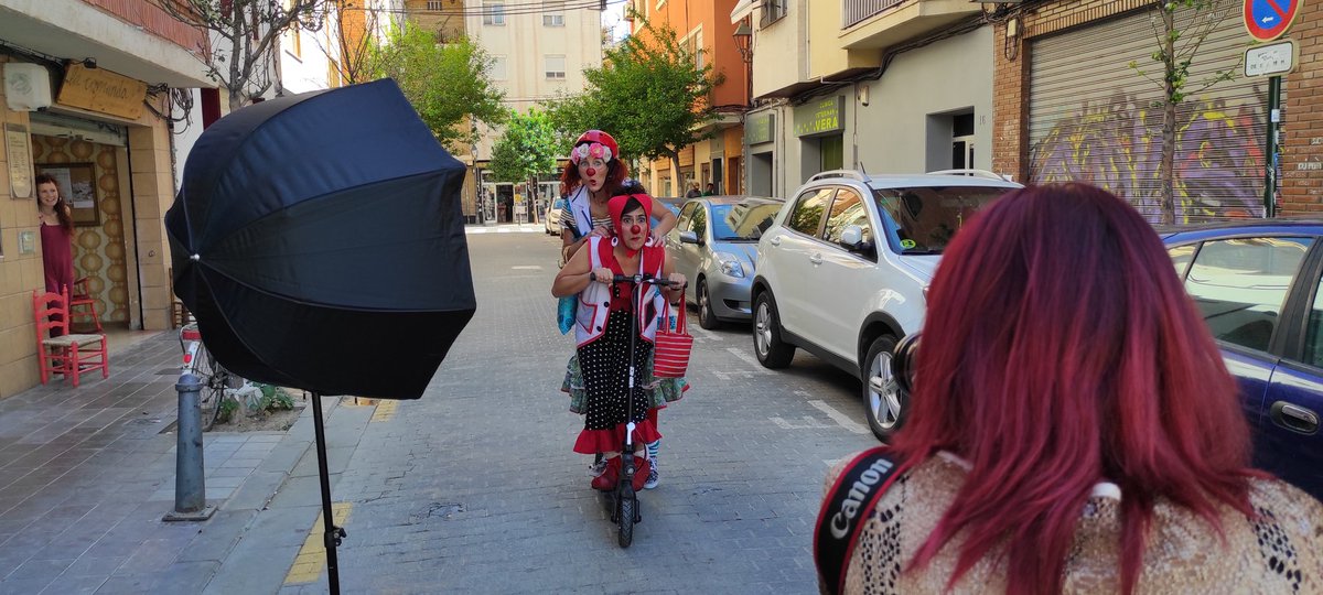 payasospital's tweet photo. Penúltima sesión de fotos para la próxima edición de nuestro #calendariosolidario con @FatimaStudi https://t.co/5veWwD6kia