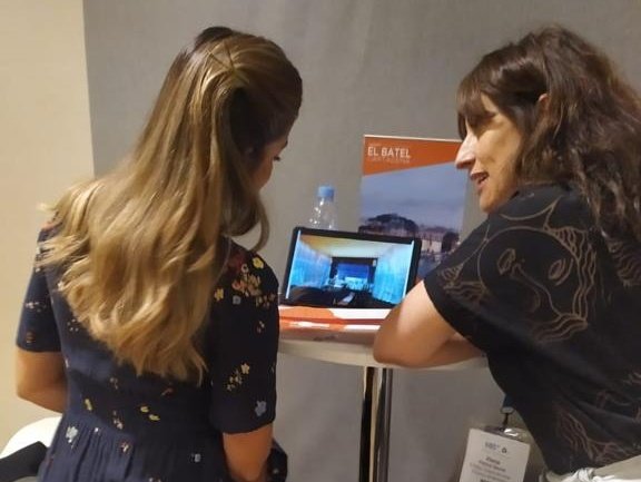 El_Batel's tweet photo. 🗣#ElBatel está presente hoy en el #meetmis de @grupoeventoplus.
🧳👨💻El gran encuentro del mercado español del turismo de eventos, convenciones e incentivos.
🏖🏛 El auditorio presenta a los clientes el destino de #Cartagena para celebrar sus congresos.
#MICEElBatel https://t.co/MqFUTrn7SR