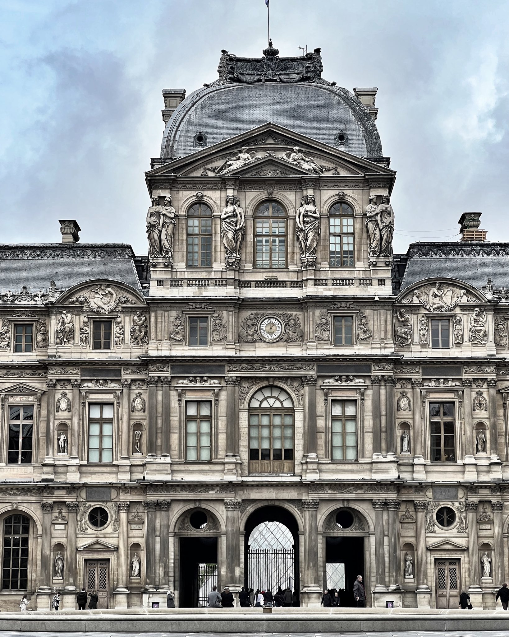 [Image: FTrZO-jX0AAPsC7?format=jpg&name=large]