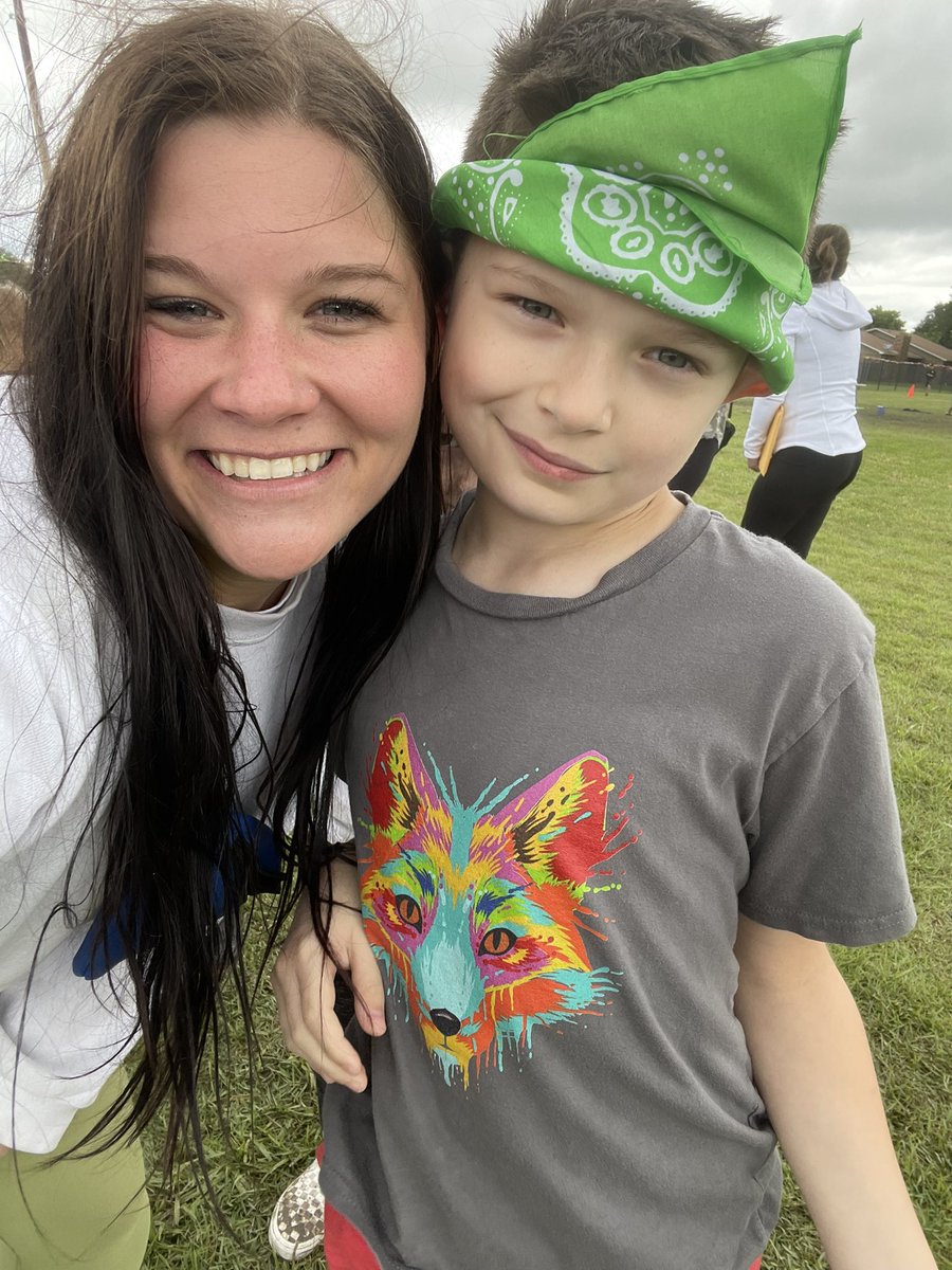 Emilydearingg's tweet photo. Had the best field day yesterday! These kiddos always keep us smiling! #loveclp https://t.co/gEbrcDIYGI