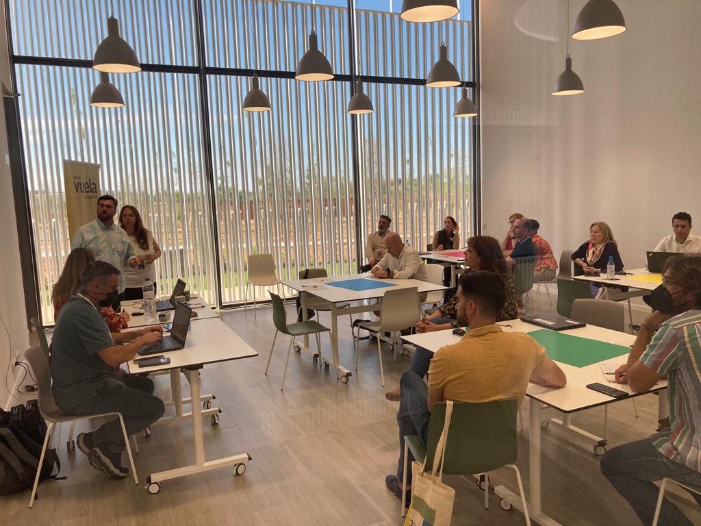 En el taller sobre "Brechas de acceso: #ruralidades" tenemos de ponente a <a href="/RedGuadalinfo/">Vuela Guadalinfo</a> que también presenta buenas prácticas junto a <a href="/FabLabXtrene/">FABLAB Xtrene</a> y  @CDR_Portabertas