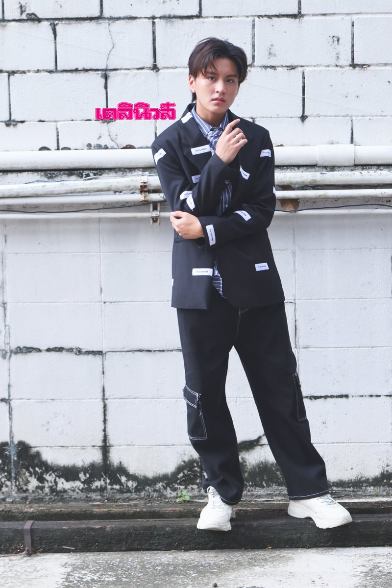 Dailynews_Ent's tweet photo. มาค่ะแฟนๆของหนุ่มๆ #TheStarIdol ทุกคน แอดมีข่าวดีมาบอกจ้า หลังจากวันนี้หนุ่มๆมาพูดคุยกัน เราก็ได้ให้ทีมงาน #แฟชั่นเซตเดลินิวส์ออนไลน์ รัวชัตเตอร์จัดหนักความหล่อของพวกเขาสามคนมาฝากกันด้วย แต่รูปจะออนแอร์ตอนไหนยังไง วานรอนะคะ  #บูมภูมิโอThestaridolxDailynews https://t.co/8z4Al8RTS1