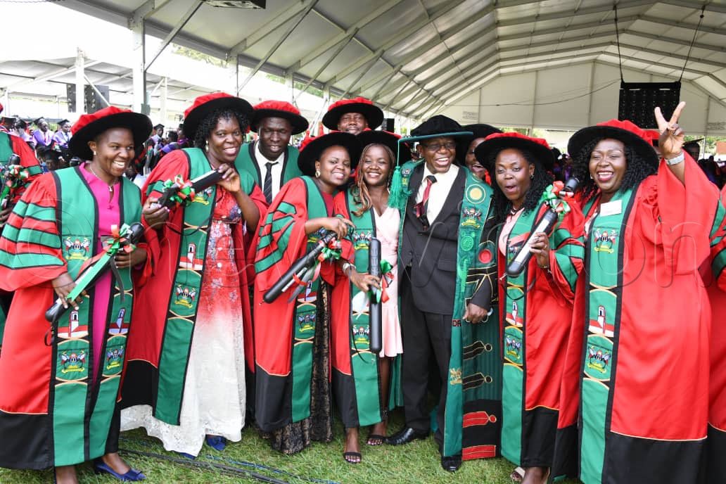 SwedeninUG's tweet photo. We are proud to see that our support to research development in 5 Ugandan public  universities is bearing fruit!
26 graduands have received the degree of Doctor or Philosophy from @Makerere University.
cc @GuluVarsity @kyambogou @BusitemaUni @MbararaUST
📸 credit @newvisionwire https://t.co/qNxf5lN8zv