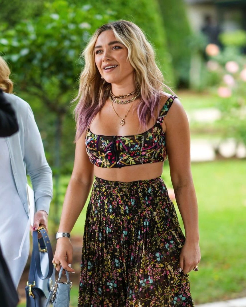 bestofpugh's tweet photo. oh florence pugh is so pretty https://t.co/WuHGEiiH4V