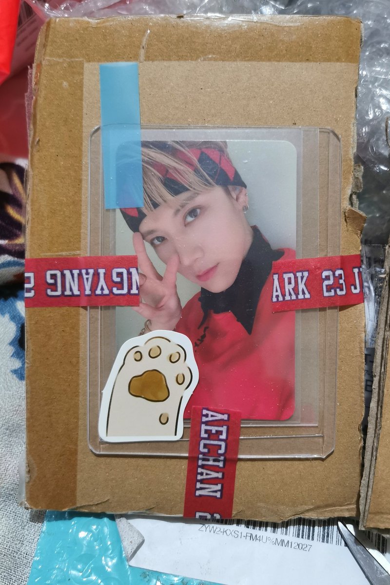 smotherbear1's tweet photo. at long last this took me 3 years to complete 😭 i'm vv happy and thankful to @jaemrensales for letting me adopt ten (your cat is lucky to have you 💗) ty for the freebies too! 🤗💚
#WayV_TakeOff https://t.co/1zfdXIRqeh