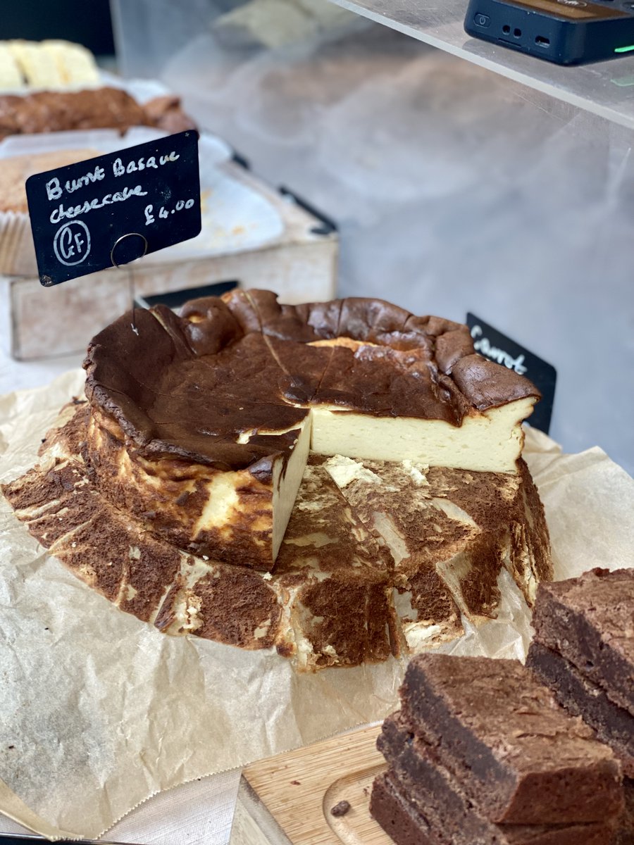 70marklane's tweet photo. Today we have @ajscakesandbak1 Pop-up here at @70marklane They have brought their handmade artisan brownies, cakes and other treats 🤩 Don't miss out, pop-up will be here until 3pm🥳🍰 #ajscakesandbakes #70marklane #London #brownies #cakes #treats #glutenfree #handmade #artisan https://t.co/ngY8b6vm4Y