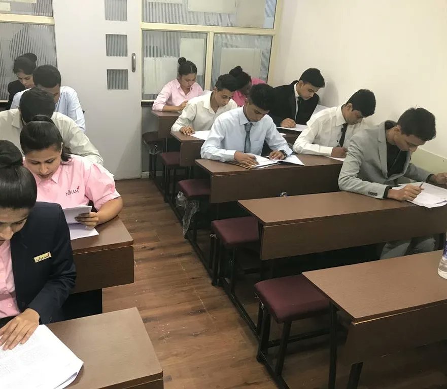 InstituteNiham's tweet photo. A glimpse of an inhouse interview for the international airport as a ground staff  conducted today @ our #bandrabranch 
The written round starts now.
Hard work is the key to success

#success#success story #nihamsuccessstories #nihaminstitute #BBA #bandrabranch #nihamstudents https://t.co/DPQ4ldxCwZ