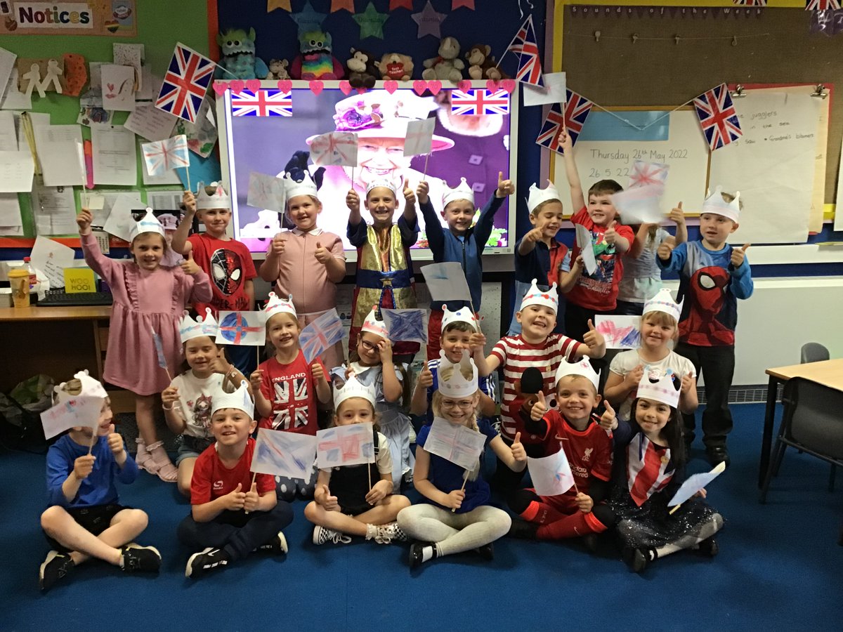 suttonparkp's tweet photo. 1FH are having a great time celebrating the Queen’s Platinum Jubilee 🇬🇧 #QueensJubilee, https://t.co/b2QpQe6Gam