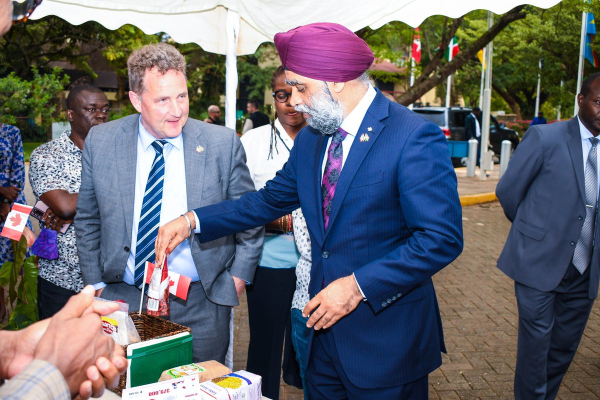 _PABRA's tweet photo. Hosting 🇨🇦's Hon. Minister @HarjitSajjan together with partners was a great privilege, showcasing how beans are saving lives and beating hunger. 
We hope you enjoyed your instant pack of precooked beans &amp; noodles! https://t.co/LXRUwbZKzu