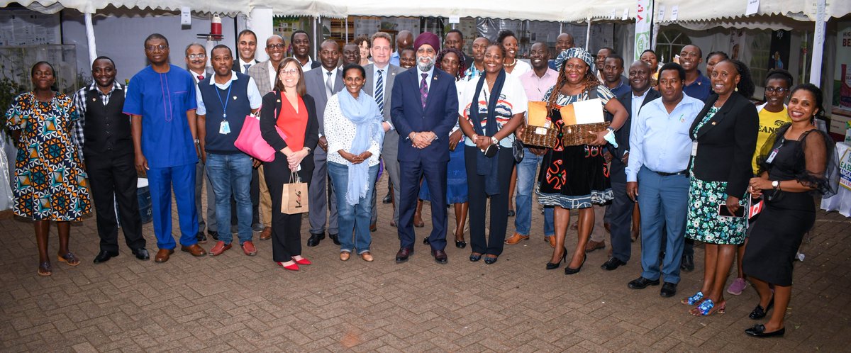 _PABRA's tweet photo. Hosting 🇨🇦's Hon. Minister @HarjitSajjan together with partners was a great privilege, showcasing how beans are saving lives and beating hunger. 
We hope you enjoyed your instant pack of precooked beans &amp; noodles! https://t.co/LXRUwbZKzu