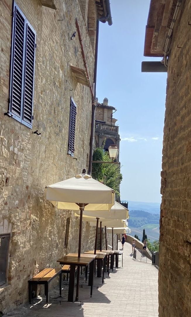 lavenderderya's tweet photo. Mornings in Italy https://t.co/ZocuwoEFN4