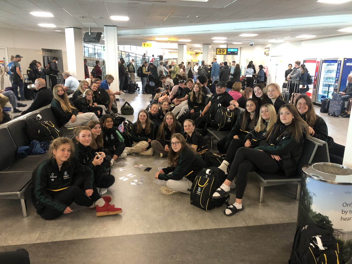 BishopstonPE's tweet photo. 🇨🇦🇨🇦🇨🇦 Waiting to board! https://t.co/EnYOKFVqhr