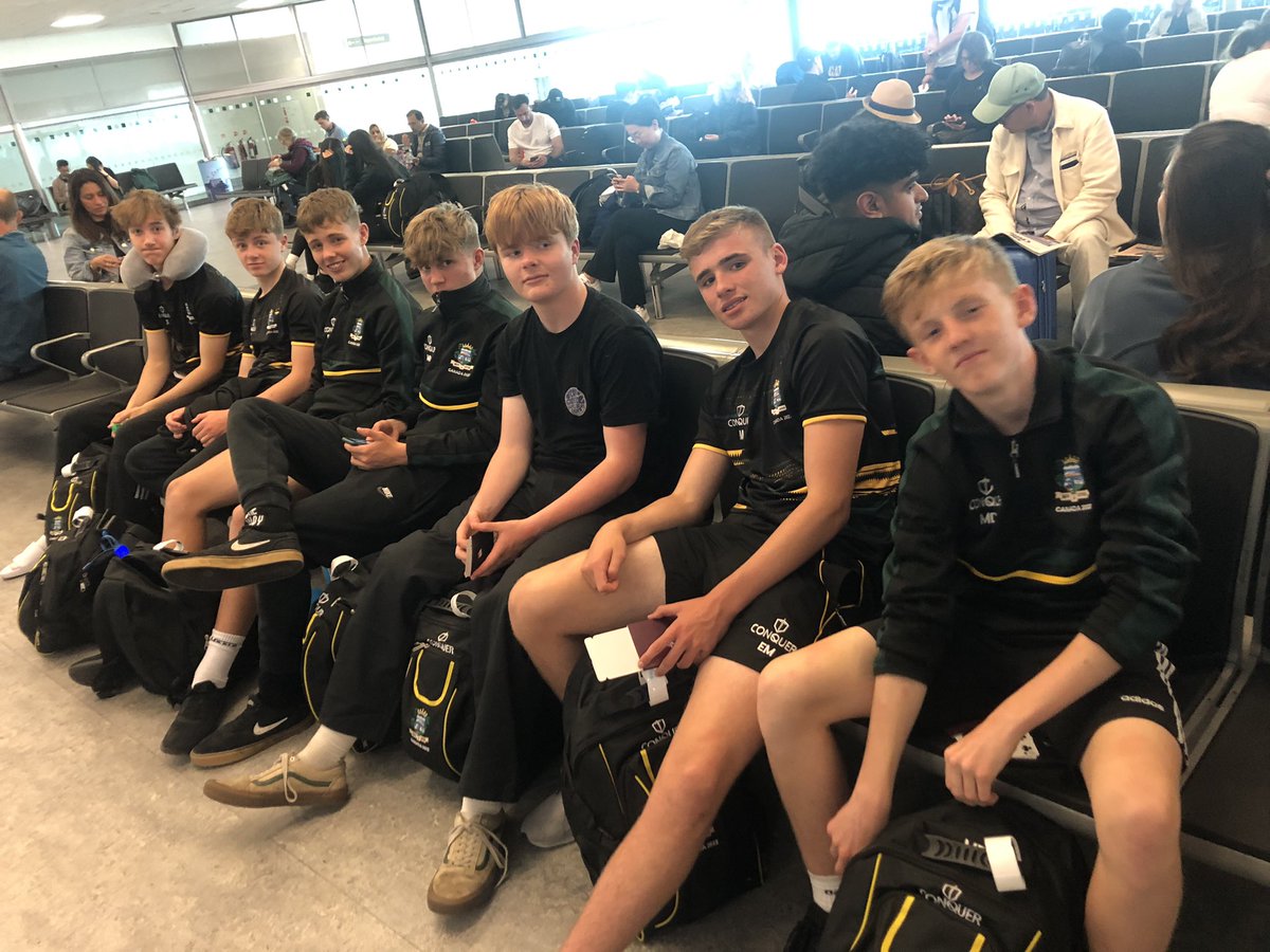 BishopstonPE's tweet photo. 🇨🇦🇨🇦🇨🇦 Waiting to board! https://t.co/EnYOKFVqhr