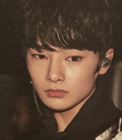 04HANM1N's tweet photo. 16 YEARS                     16 YEARS
OLD CHAN                OLD JEONGIN https://t.co/WBYgCemgLv