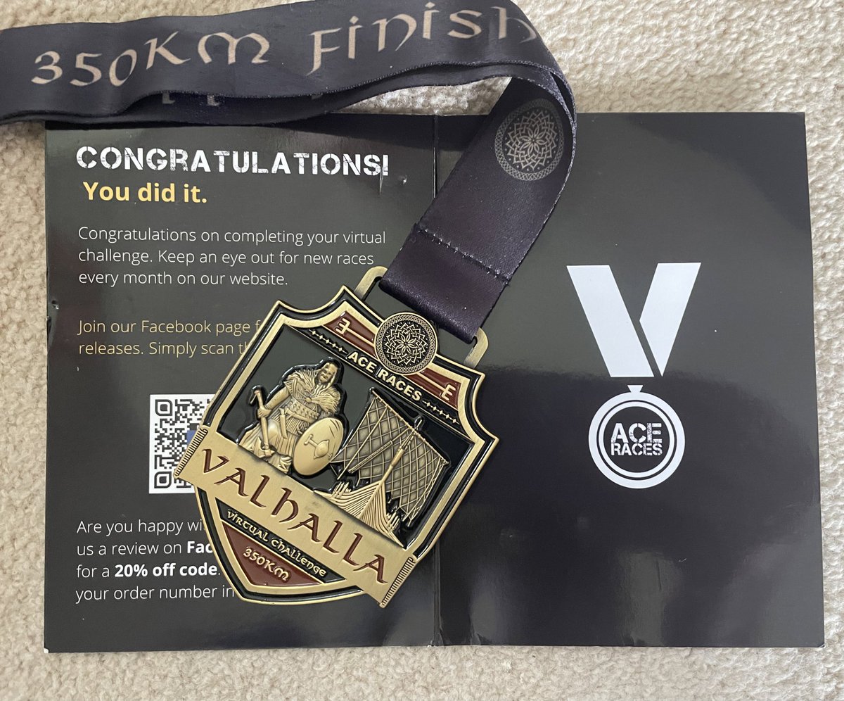 BeardedTrev's tweet photo. This makes me happy. 

Got my medal for 350km hiking challenge. 
Who doesn’t love a medal. 

@AceRacesuk #winner https://t.co/s6FB3p60bS