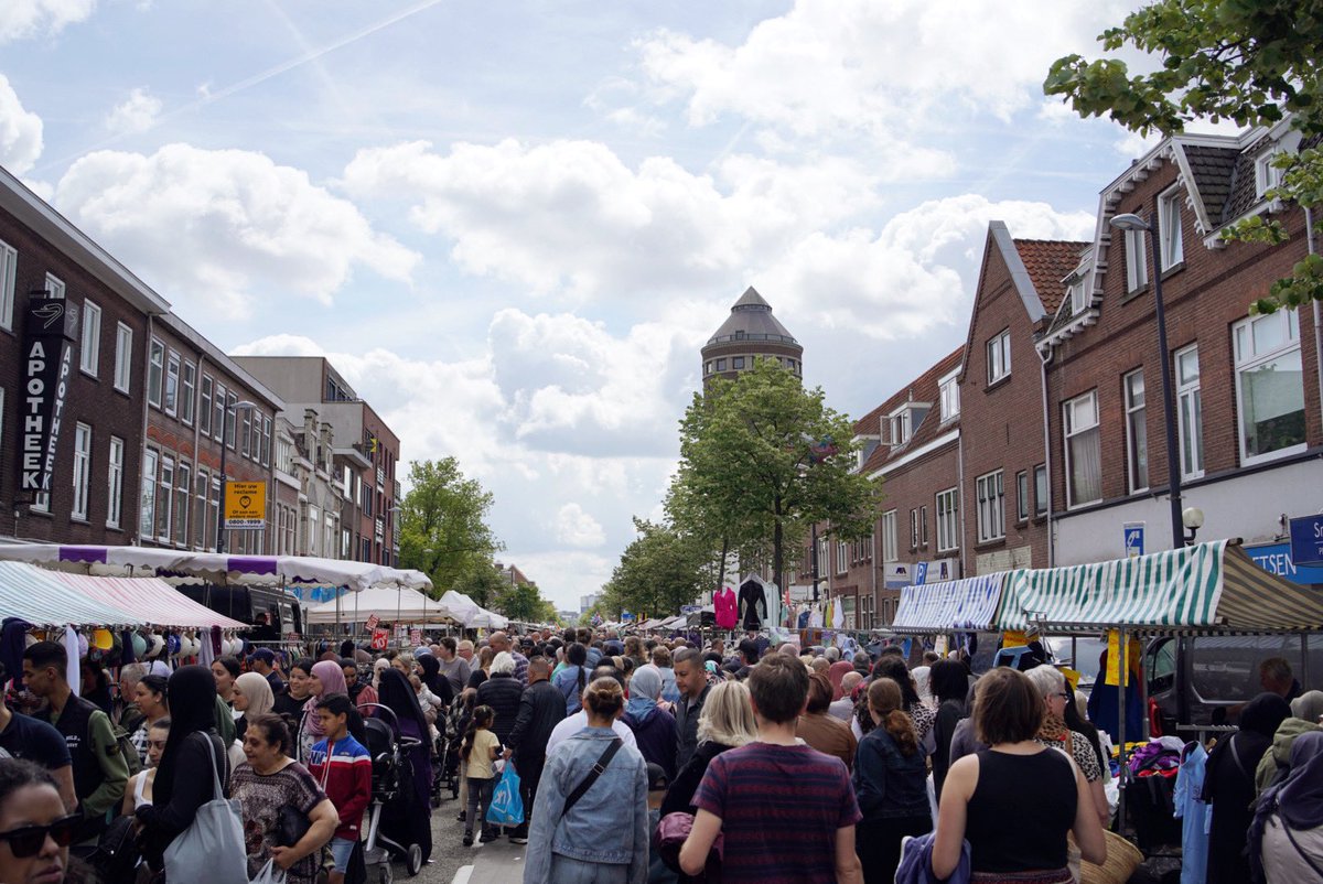 Het is gezellig druk op de braderie vandaag 🤗