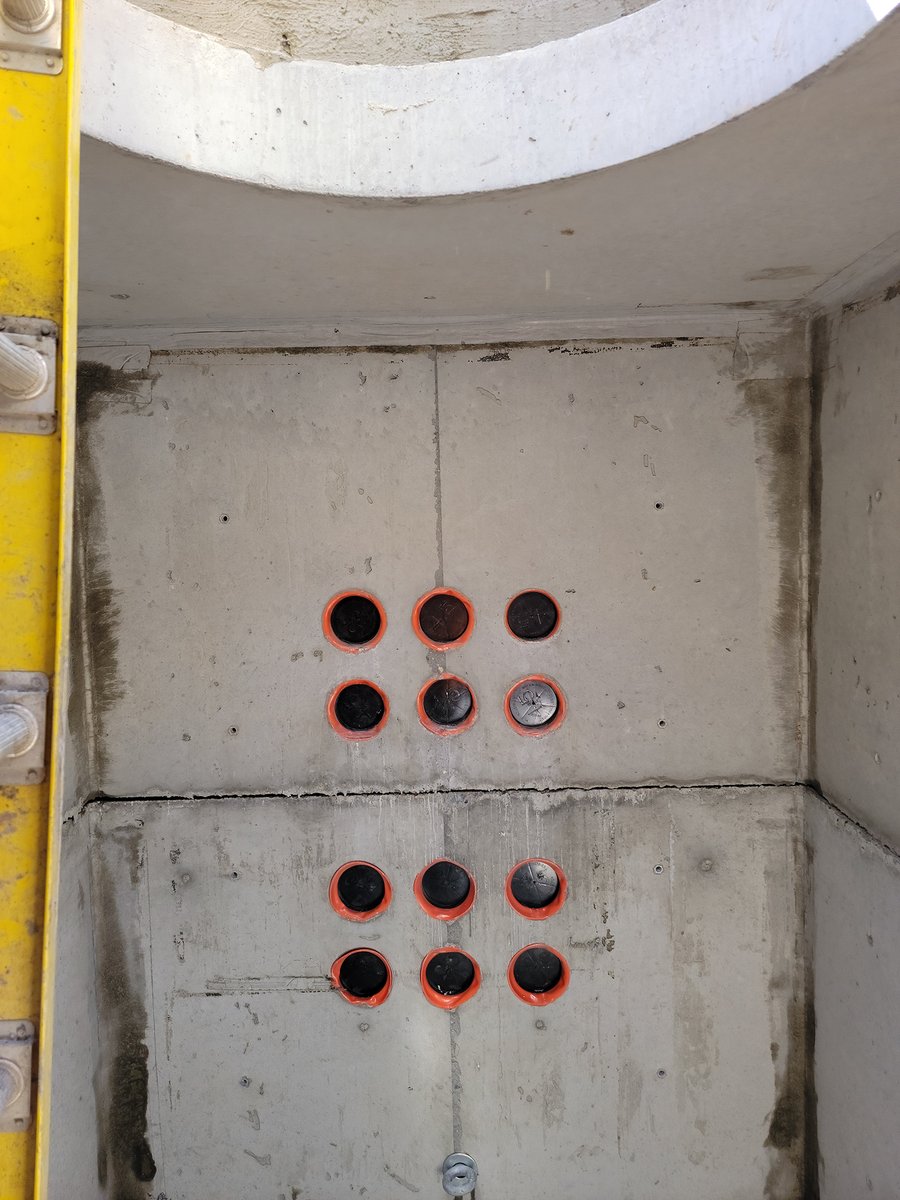 twdx_ip's tweet photo. Third Avenue project in #Somerville's Inner Belt this week. Crews installed second manhole for our new joint use #fiber optic communications trench.
#DigOnce #OpenAccess #interconnection #EngineeringInPlainSight #datacenter #internet https://t.co/NeMVyaofnV
